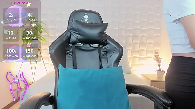 Snapshot of yadira_furlan_ chatting on January 2025 07:28:01 PM yadira furlan online show from January 2025 07:28:01 PM