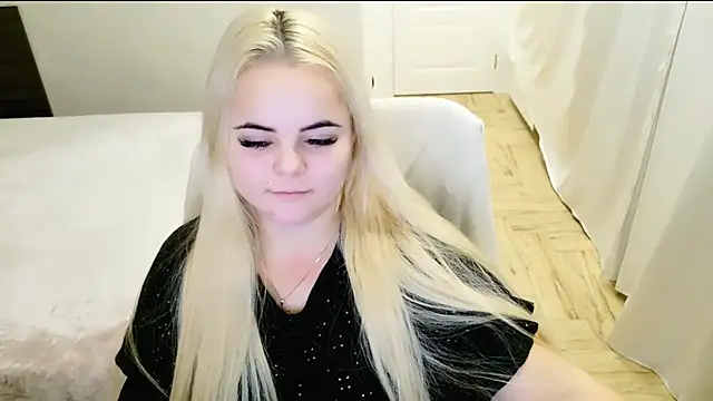 lovely-eyes online show from December 2024 12:57:01 AM