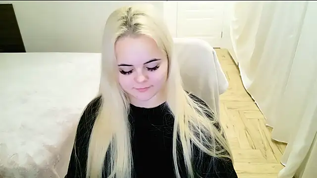 lovely-eyes online show from December 2024 12:43:02 AM