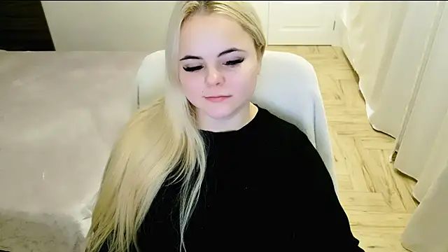 lovely-eyes online show from February 2025 12:38:02 AM