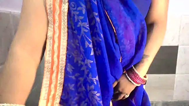 Snapshot of Gulaboo_bhabi chatting on April 2026 04:29:01 AM Gulaboo bhabi online show from April 2026 04:29:01 AM