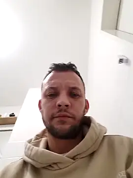 Snapshot of Chriso0007 chatting on October 2025 01:42:02 AM Chriso0007 online show from October 2025 01:42:02 AM