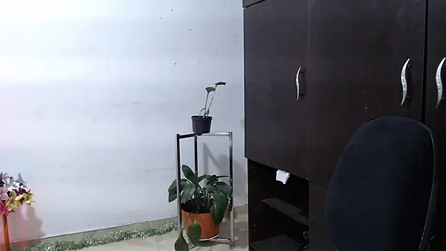 Snapshot of Zoe--khalL chatting on December 2025 01:02:02 AM Zoe--khalL online show from December 2025 01:02:02 AM