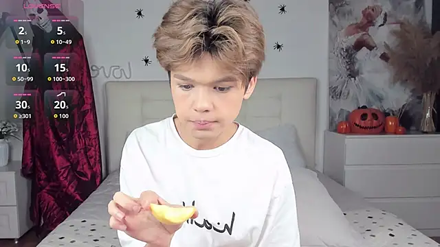 Felix Rey online show from October 2025 10:21:01 PM