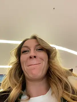 Snapshot of Sweet___Emily chatting on January 2026 12:43:01 PM Sweet Emily online show from January 2026 12:43:01 PM