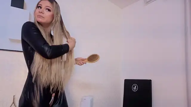 sky johnson online show from April 2026 07:06:02 PM