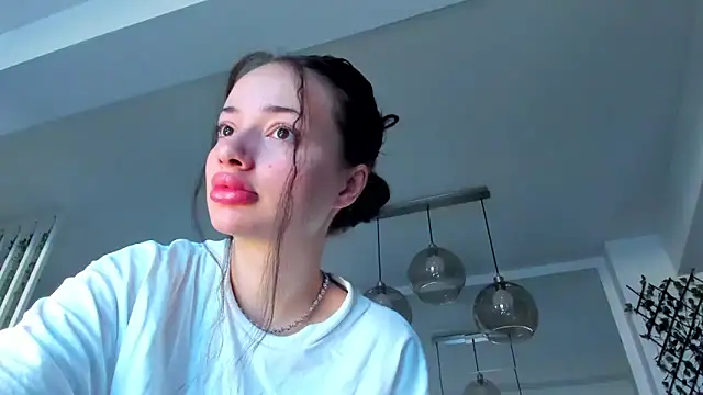 IreneVON online show from March 2025 06:01:01 AM