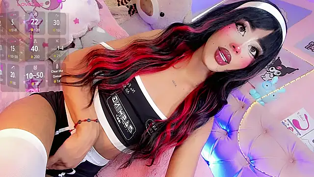 Snapshot of Cute_Roxxy chatting on July 2026 05:48:02 PM Cute Roxxy online show from July 2026 05:48:02 PM