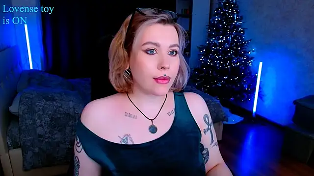 Snapshot of Blueberry-baby chatting on January 2025 11:08:01 PM Blueberry-baby online show from January 2025 11:08:01 PM