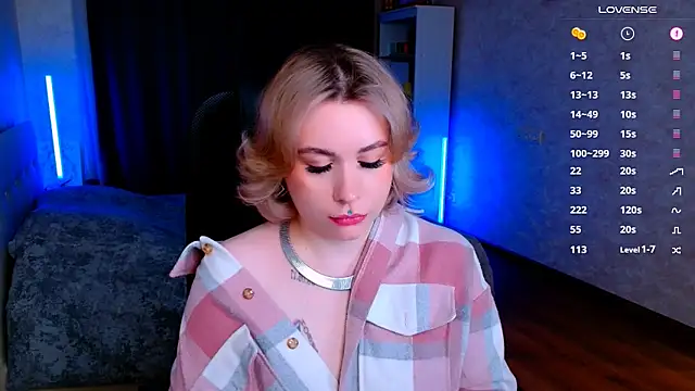 Snapshot of Blueberry-baby chatting on February 2025 08:51:02 PM Blueberry-baby online show from February 2025 08:51:02 PM