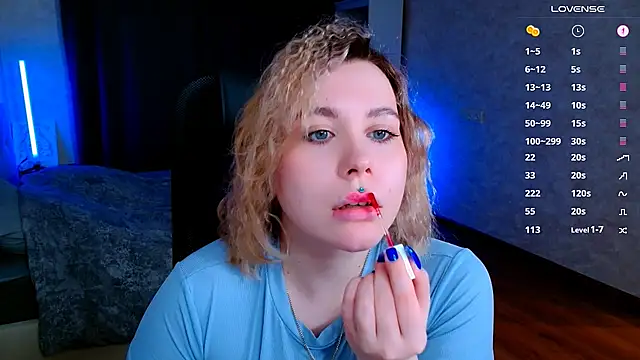 Snapshot of Blueberry-baby chatting on March 2025 06:05:02 PM Blueberry-baby online show from March 2025 06:05:02 PM