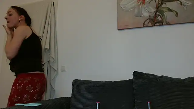 Snapshot of Jasmin-White chatting on November 2025 01:22:01 PM Jasmin-White online show from November 2025 01:22:01 PM