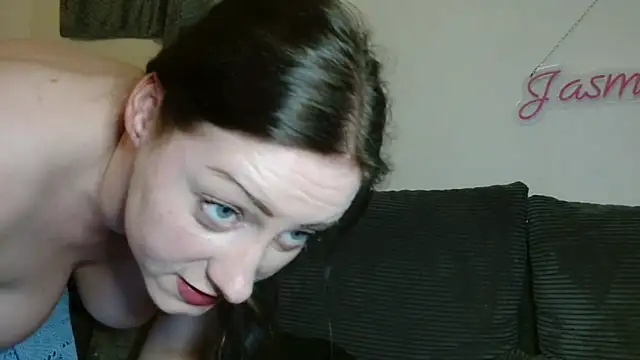 Snapshot of Jasmin-White chatting on March 2026 06:47:01 PM Jasmin-White online show from March 2026 06:47:01 PM