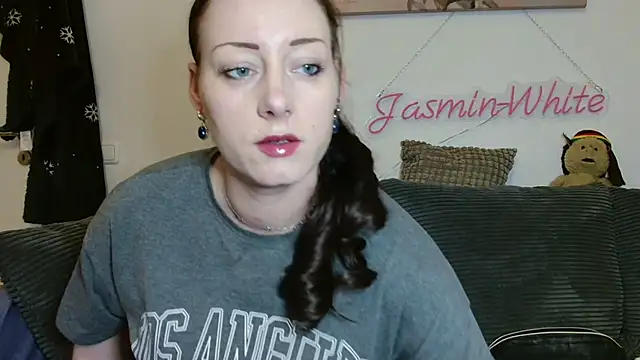 Snapshot of Jasmin-White chatting on March 2026 03:04:01 PM Jasmin-White online show from March 2026 03:04:01 PM