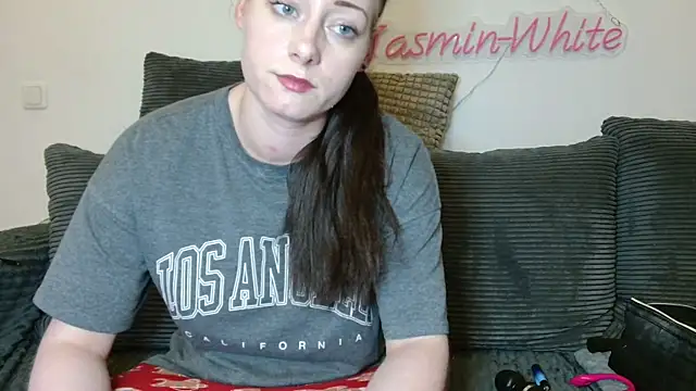 Snapshot of Jasmin-White chatting on March 2026 06:53:01 PM Jasmin-White online show from March 2026 06:53:01 PM