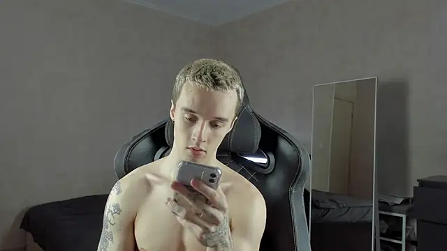 MasonWarholl online show from December 2024 12:34:01 PM