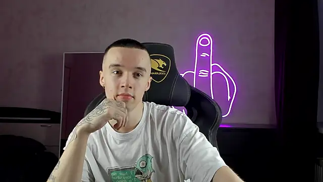 MasonWarholl online show from December 2024 03:36:02 PM