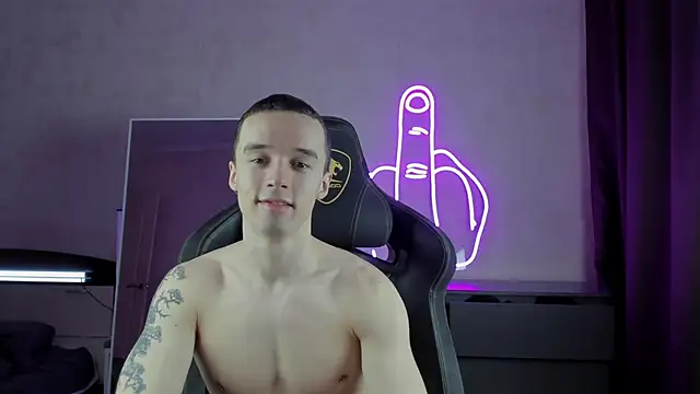 MasonWarholl online show from January 2025 04:33:02 AM