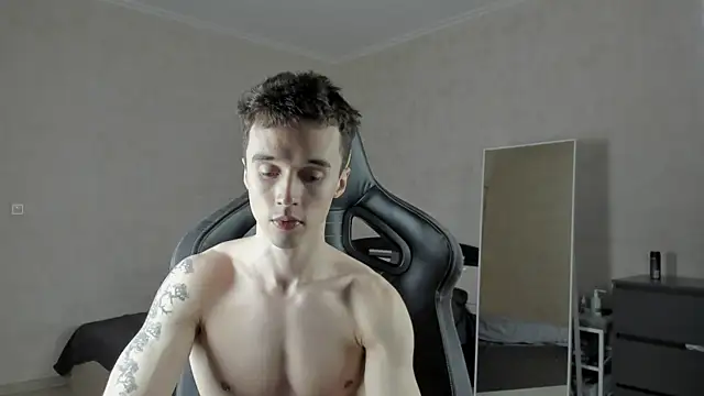 MasonWarholl online show from March 2025 05:20:02 AM