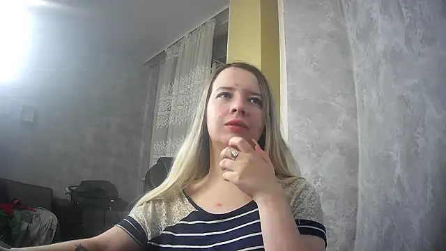 Snapshot of ViolaCandy chatting on November 2025 02:39:02 PM ViolaCandy online show from November 2025 02:39:02 PM