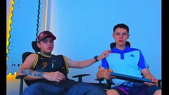 HOT boy2025 online show from November 2025 05:06:02 PM