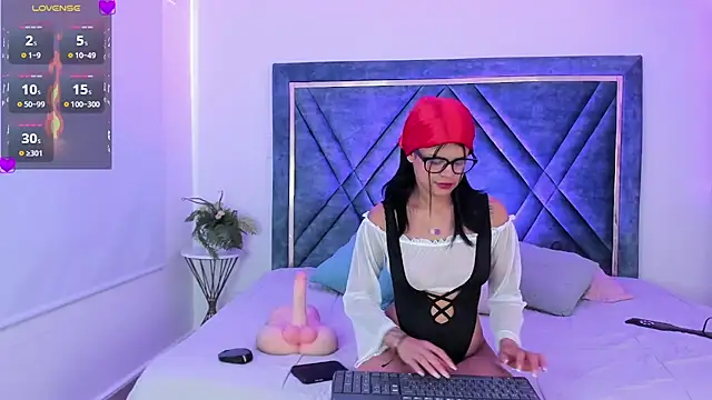 Dapnne  online show from January 2025 09:07:01 PM