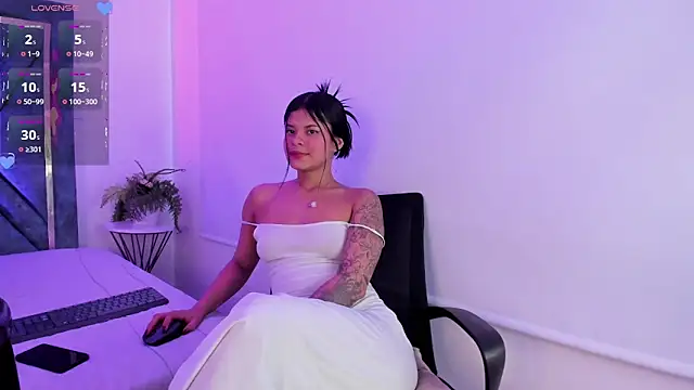 Dapnne  online show from March 2025 03:35:01 PM