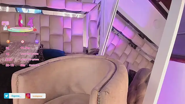 Dapnne  online show from September 2025 08:32:02 PM