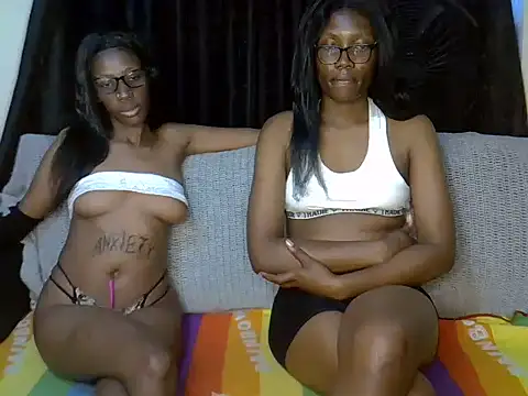 Snapshot of sweet_ebonies chatting on April 2026 10:48:01 AM sweet ebonies online show from April 2026 10:48:01 AM