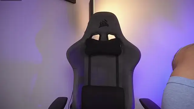 Snapshot of little-eli chatting on October 2025 07:19:02 PM little-eli online show from October 2025 07:19:02 PM