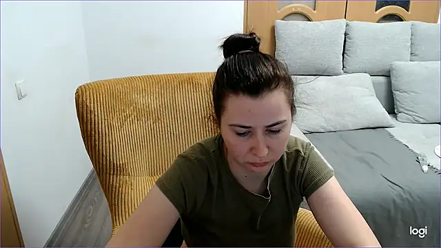 Snapshot of VioletaFlower7 chatting on April 2026 07:58:02 PM VioletaFlower7 online show from April 2026 07:58:02 PM