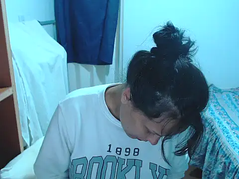 home vlak online show from April 2026 12:27:01 AM