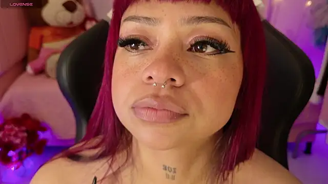 Snapshot of zoesullivan chatting on April 2026 09:47:01 AM zoesullivan online show from April 2026 09:47:01 AM