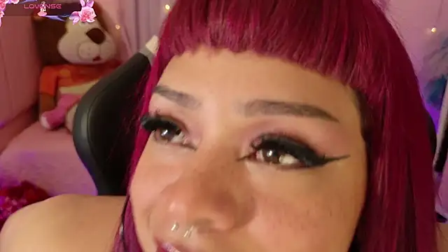 Snapshot of zoesullivan chatting on April 2026 10:25:01 AM zoesullivan online show from April 2026 10:25:01 AM