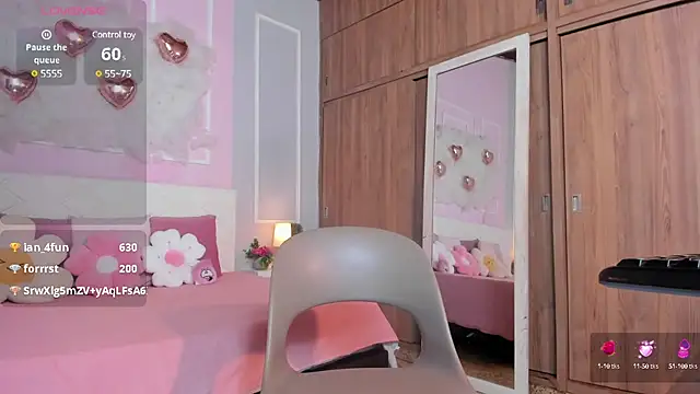 Snapshot of OraLarson chatting on February 2025 05:31:02 PM OraLarson online show from February 2025 05:31:02 PM