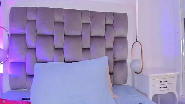 Ginger Violetta  online show from April 2026 07:41:01 PM