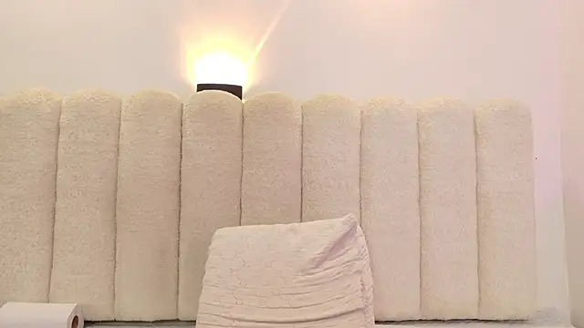 Snapshot of Juliabadlee chatting on March 2026 11:11:02 PM Juliabadlee online show from March 2026 11:11:02 PM