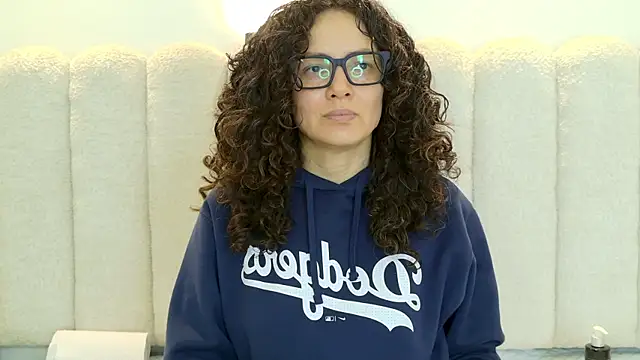 Snapshot of Juliabadlee chatting on March 2026 11:21:02 PM Juliabadlee online show from March 2026 11:21:02 PM