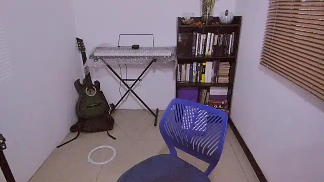 Snapshot of gigi_stephans chatting on April 2026 05:27:01 AM gigi stephans online show from April 2026 05:27:01 AM