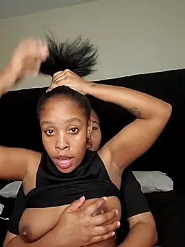 R-thequeen online show from December 2025 11:20:01 PM