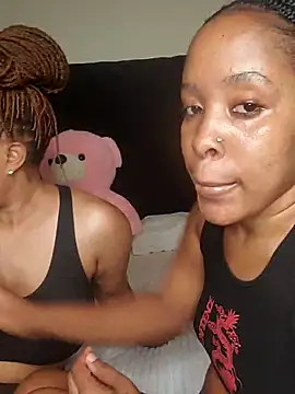 Snapshot of R-thequeen chatting on March 2026 10:34:02 AM R-thequeen online show from March 2026 10:34:02 AM