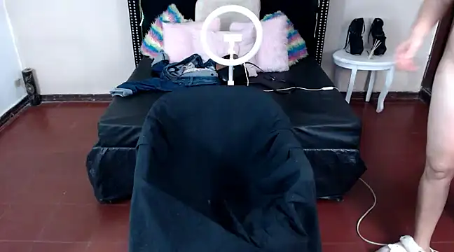 Snapshot of VioletaaaSlave chatting on February 2025 05:35:01 PM VioletaaaSlave online show from February 2025 05:35:01 PM