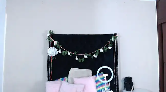 Snapshot of VioletaaaSlave chatting on February 2025 11:36:01 AM VioletaaaSlave online show from February 2025 11:36:01 AM