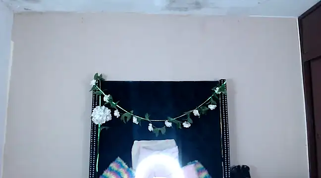 Snapshot of VioletaaaSlave chatting on March 2025 11:18:01 AM VioletaaaSlave online show from March 2025 11:18:01 AM