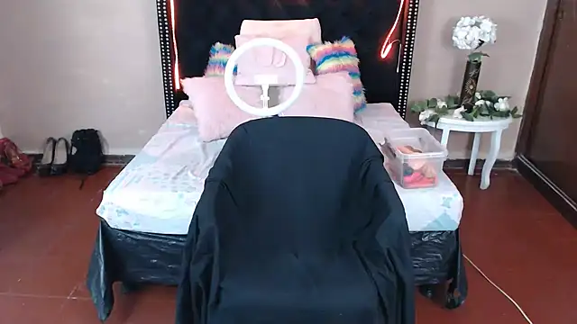 Snapshot of VioletaaaSlave chatting on October 2025 11:35:01 AM VioletaaaSlave online show from October 2025 11:35:01 AM