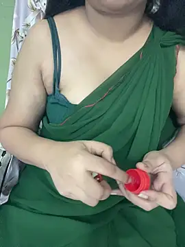 Snapshot of Hottest_Tamil chatting on March 2026 11:32:01 PM Hottest Tamil online show from March 2026 11:32:01 PM