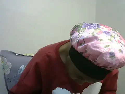 StacyGee24 online show from September 2025 05:49:01 PM