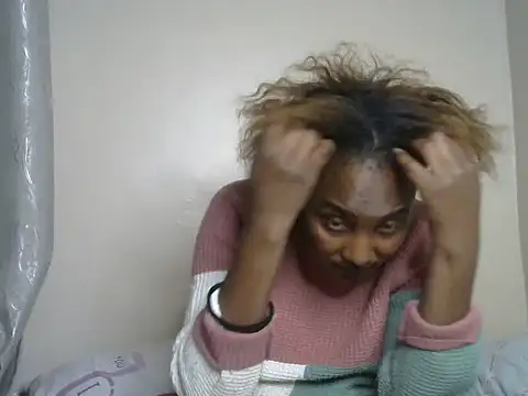 StacyGee24 online show from December 2025 01:50:02 PM