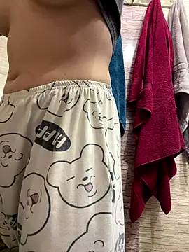 Snapshot of Romsticks chatting on October 2025 07:29:01 AM Romsticks online show from October 2025 07:29:01 AM