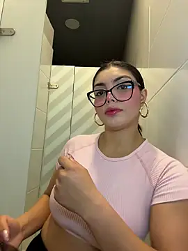 zui lu online show from December 2025 03:47:02 AM